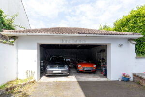 Beautifully Presented 4 Bedroom Apt with Garden an& Double Garage