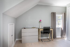 Immaculate Home In Prime Location With Direct Access To The Railway Walk