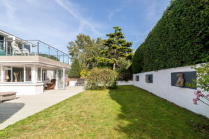 Immaculate Home In Prime Location With Direct Access To The Railway Walk