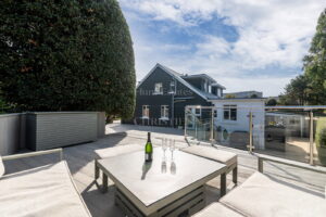 Immaculate Home In Prime Location With Direct Access To The Railway Walk