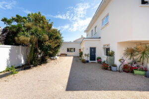 Exceptional Five-Bedroom Family Home with Gym & Heated Swimming Pool