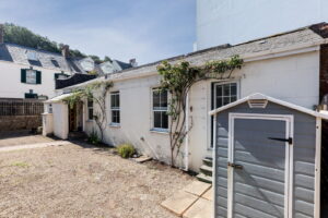 Detached One Bedroom Town Cottage With Garden