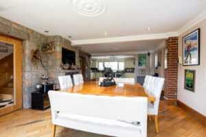 Four Bedroom Family Home with Outdoor Pool & Gardens