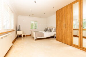 Four Bedroom Family Home with Outdoor Pool & Gardens