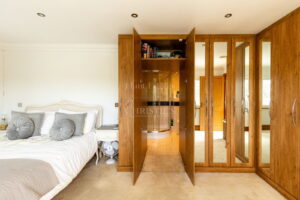 Four Bedroom Family Home with Outdoor Pool & Gardens