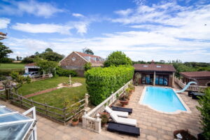 Four Bedroom Family Home with Outdoor Pool & Gardens