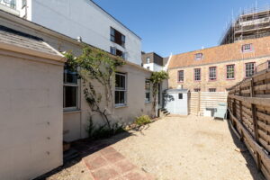 Detached One Bedroom Town Cottage With Garden
