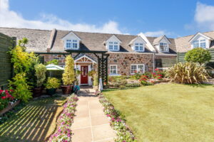 Three-Bedroom Granite Home with Garage & Garden – Rural St Helier