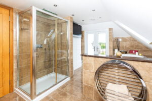 Four Bedroom Family Home with Outdoor Pool & Gardens