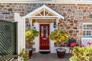 Three-Bedroom Granite Home with Garage & Garden – Rural St Helier