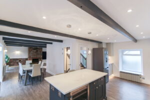 Detached family home with swimming pool