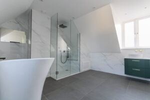 Detached family home with swimming pool