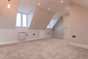 Detached family home with swimming pool