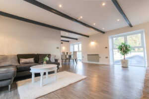 Detached family home with swimming pool