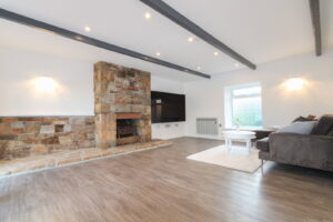 Detached family home with swimming pool