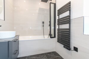Detached family home with swimming pool