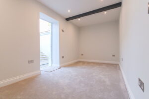 Detached family home with swimming pool