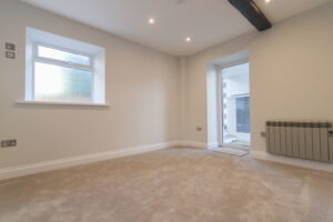 Detached family home with swimming pool