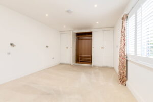 Terraced 3 bedroom, two bathroom Victorian cottage with parking in Gorey Village
