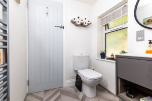One Bedroom Detached Bungalow With Paved Garden And 3 Parking Spaces