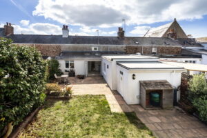 Terraced 3 bedroom, two bathroom Victorian cottage with parking in Gorey Village