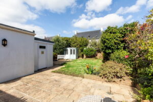 Terraced 3 bedroom, two bathroom Victorian cottage with parking in Gorey Village