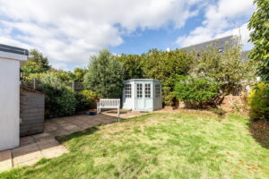 Terraced 3 bedroom, two bathroom Victorian cottage with parking in Gorey Village