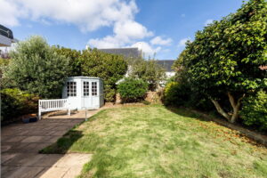 Terraced 3 bedroom, two bathroom Victorian cottage with parking in Gorey Village