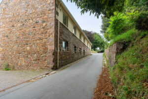 Two-Bedroom Terraced Cottage in a Rural St Lawrence Location