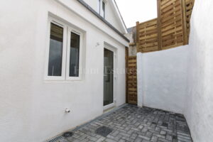 Newly Renovated Two-Bedroom Cottage With Private Outdoor Space