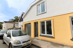 Newly Renovated Two-Bedroom Cottage With Private Outdoor Space