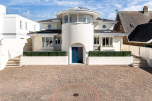 Luxury Two-Bedroom Apartment with Private Beach Access&nbsp;
