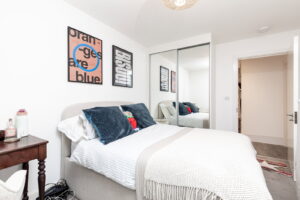 Modern two bedroom. two bathroom Metropol apartment with balcony & parking
