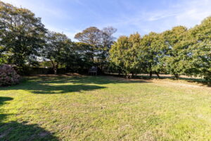 Spacious detached four bedroom, two bathroom bungalow in a quiet St Lawrence setting