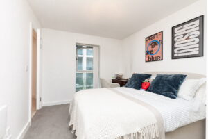 Modern two bedroom. two bathroom Metropol apartment with balcony & parking