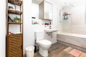 Modern two bedroom. two bathroom Metropol apartment with balcony & parking
