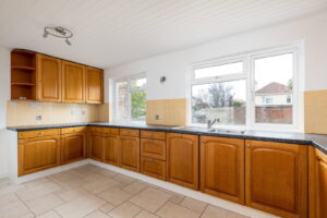 Five-Bedroom Family Home with Large West Facing Garden