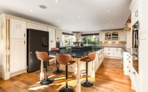 Spacious detached four bedroom, two bathroom bungalow in a quiet St Lawrence setting