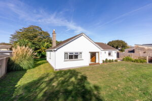 Spacious detached four bedroom, two bathroom bungalow in a quiet St Lawrence setting