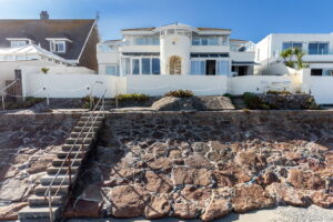 Luxury Two-Bedroom Apartment with Private Beach Access&nbsp;