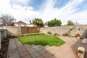 Five-Bedroom Family Home with Large West Facing Garden