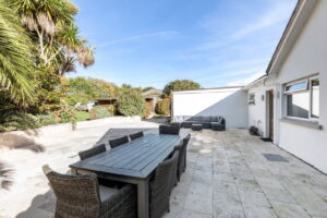 Spacious detached four bedroom, two bathroom bungalow in a quiet St Lawrence setting