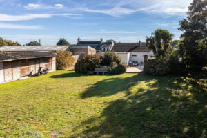 Spacious detached four bedroom, two bathroom bungalow in a quiet St Lawrence setting