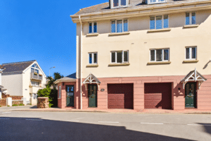 Four Bedroom Town House with Private Beach Access