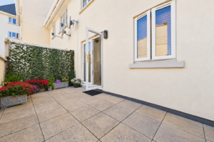 Four Bedroom Town House with Private Beach Access