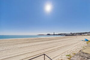 Four Bedroom Town House with Private Beach Access