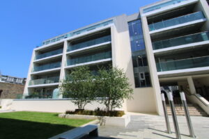Modern two bedroom. two bathroom Metropol apartment with balcony & parking