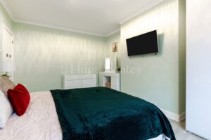 Modern Two-Bedroom First Floor Apartment