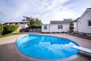 Non-Qualified - Newly Renovated Bungalow