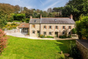 Charming Granite House With Modern Extension